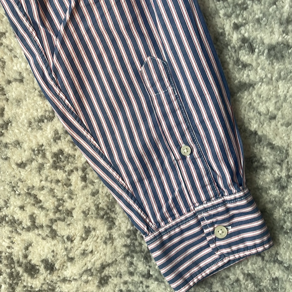 GAP Button Down Shirt - Picture 7 of 7